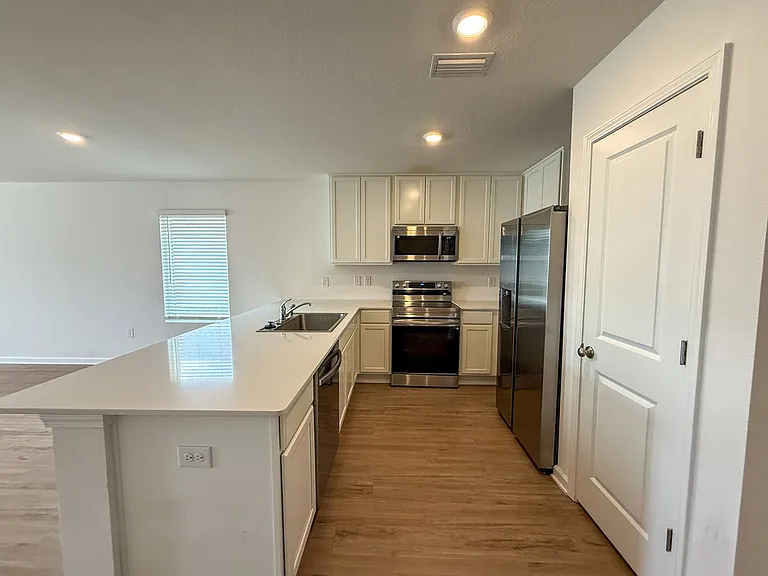 4615 Carlstrom Ln — Photo 3
