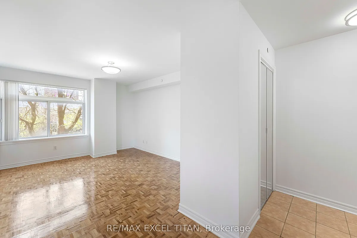 Building Photo - 1407 Dupont St #309