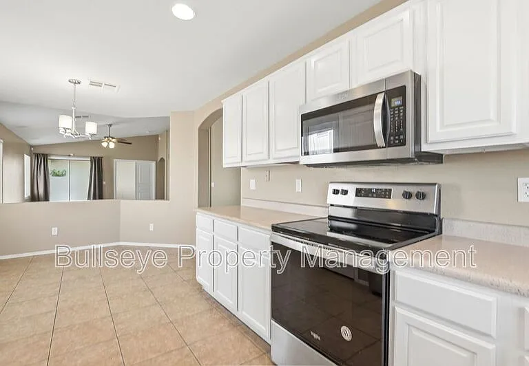 21069 N Jocelyn Ln — Photo 14