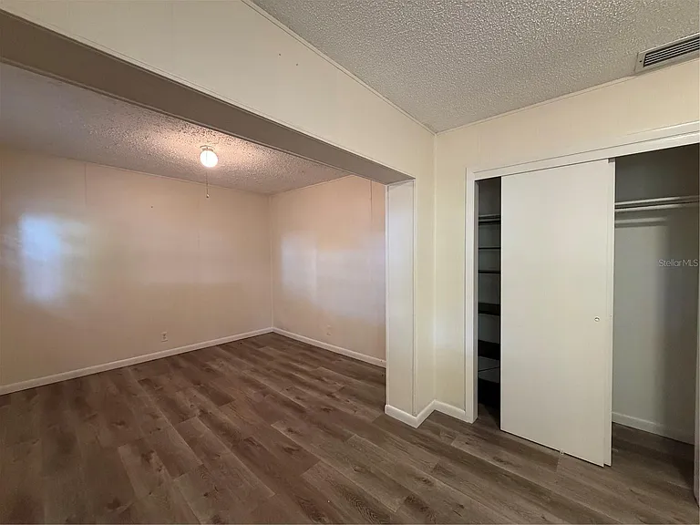 1740 W Walnut St — Photo 25