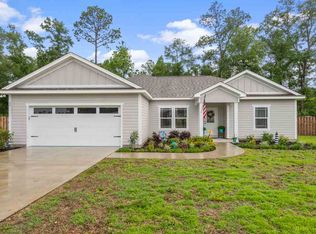 27 Garland Cir, Crawfordville, FL 32327
