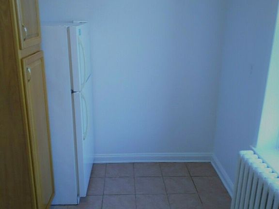 2nd image of 515 Park Pl APT 4B