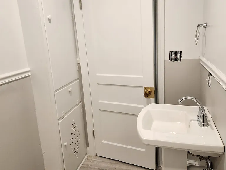 151 S Green St #4 — Photo 10
