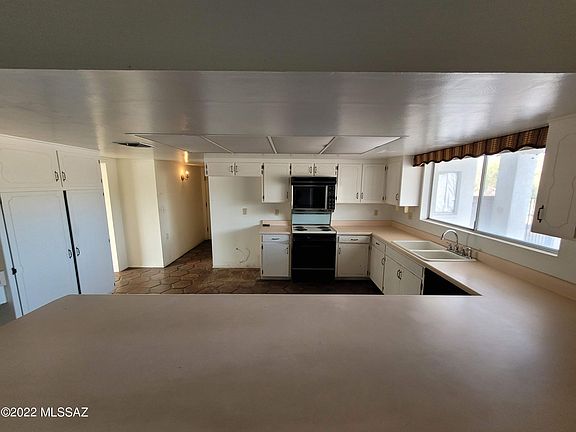 3rd image of 5211 N Foothills Dr