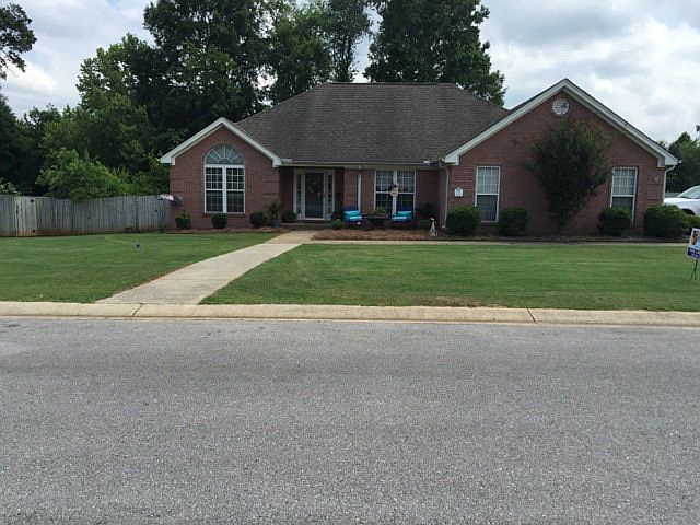 1st image of 311 Kingston Dr
