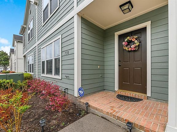 3rd image of 738 Redwing Place Dr