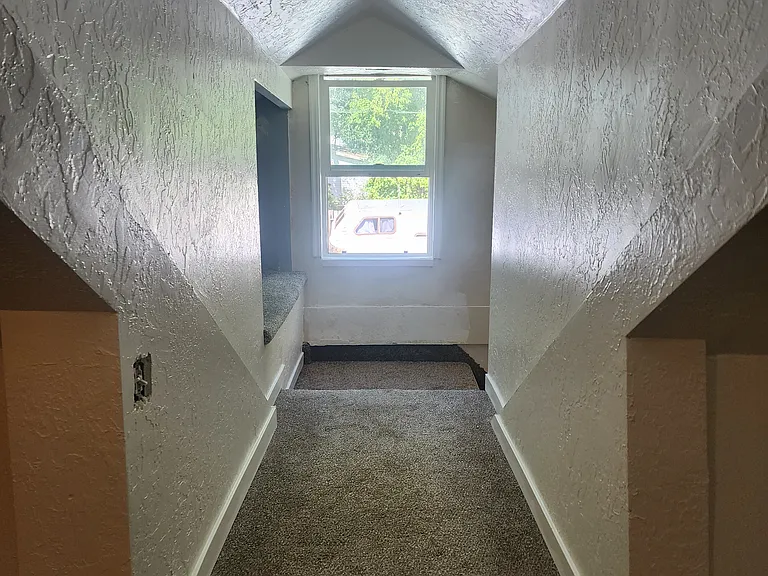 1650 Fowler Ave — Photo 9
