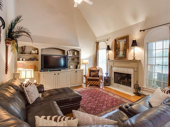 3rd image of 1643 Preston Pl