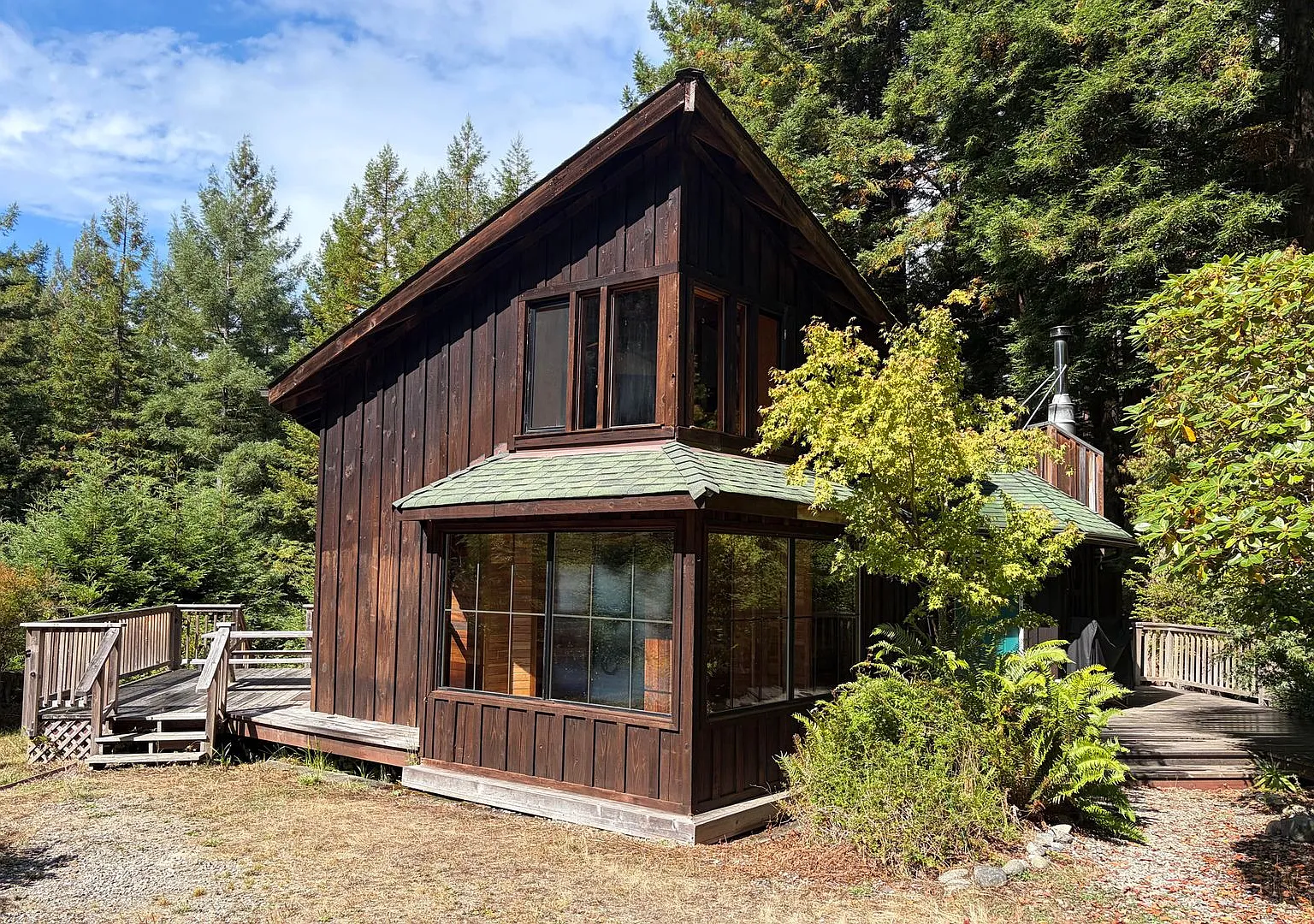 Unique Cabin in the Forest — Photo 1