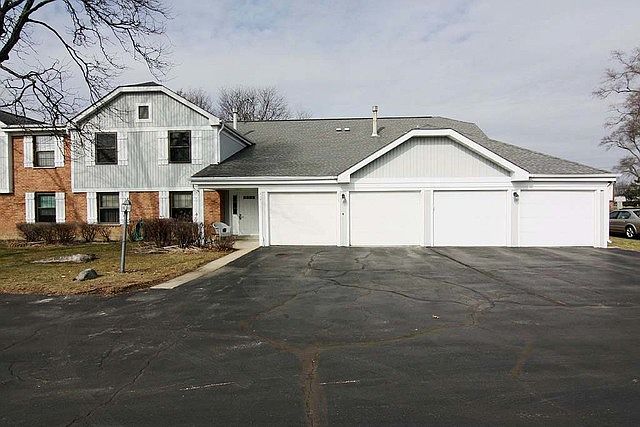1st image of 319 Woodbury Ct APT C2