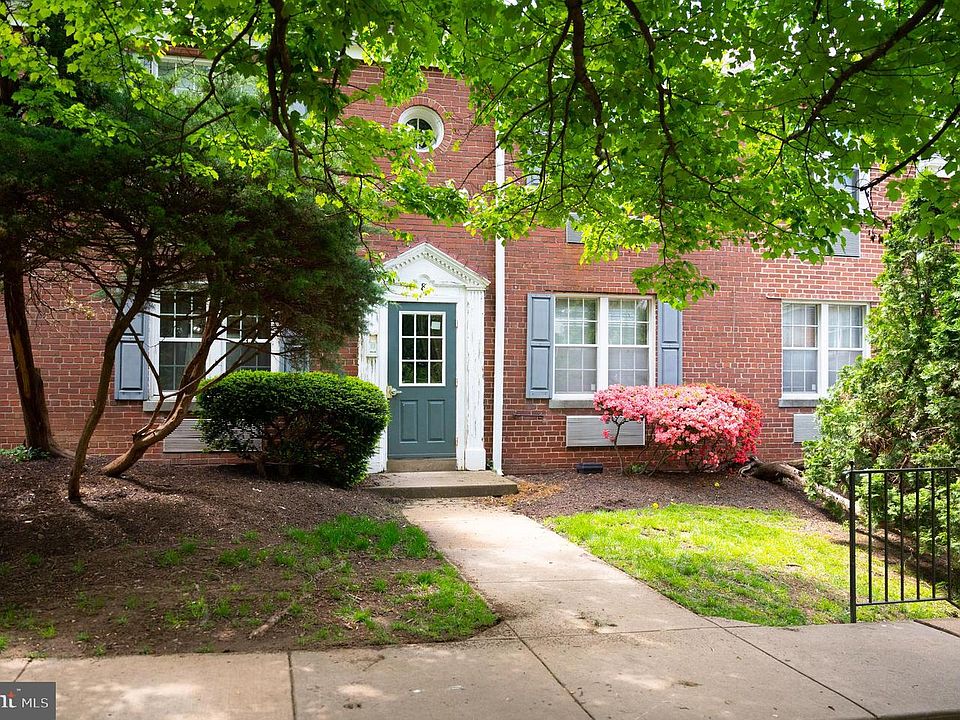1st image of 8 Auburn Ct APT A