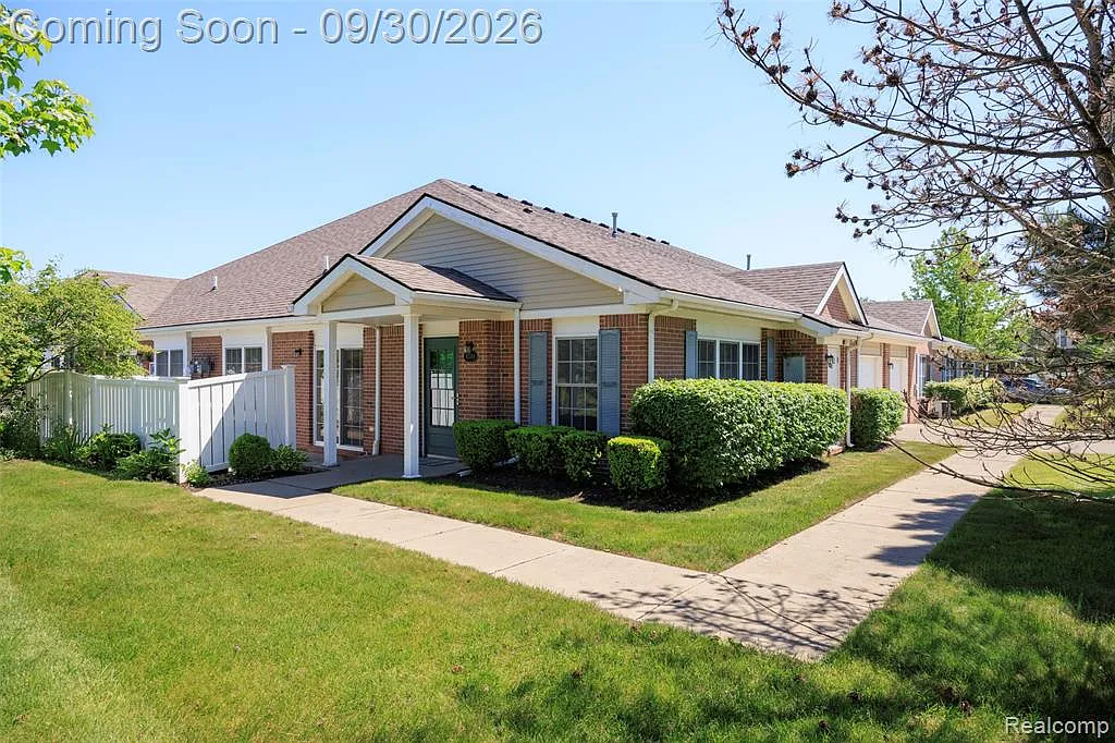 2 bed, 2.0 bath, 1391 sqft, $1,800 — Photo 1