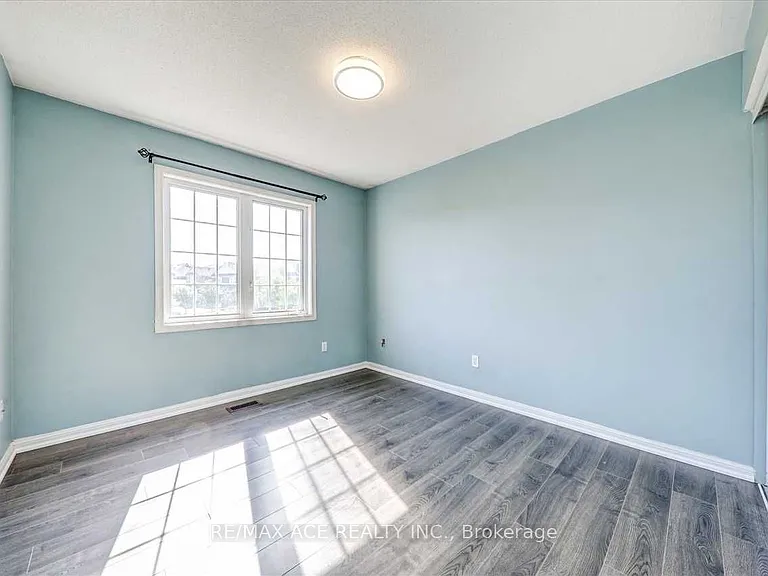 35 Pitchpine Dr — Photo 24