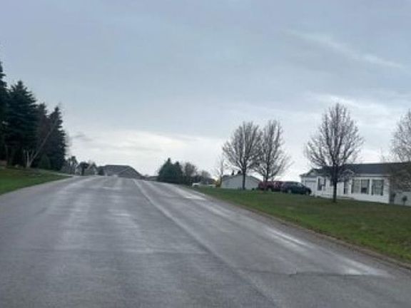 Exterior Neighborhood (street photo)