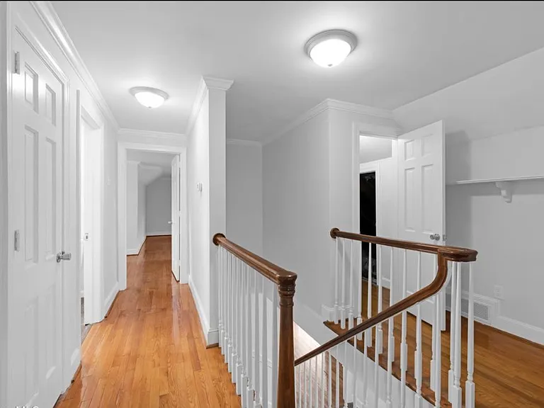 306 Granville Dr — Photo 24