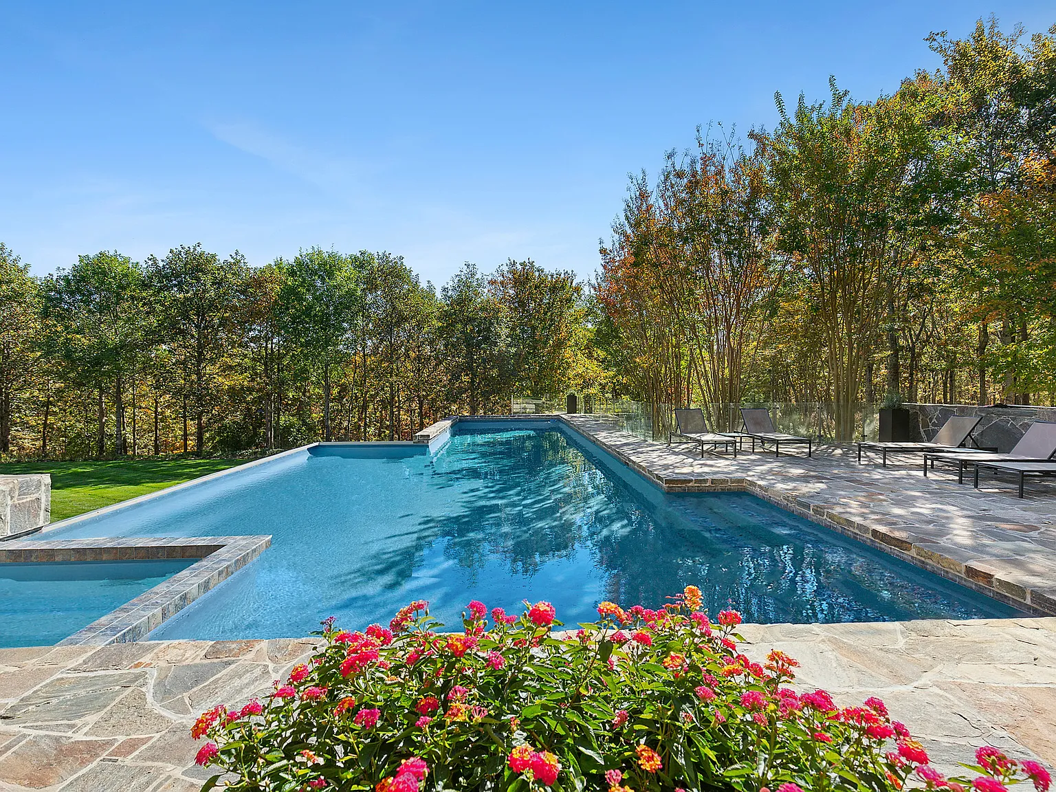 Private Ten-Acre Sanctuary: Refined Living, Panoramic Vistas — Photo 3