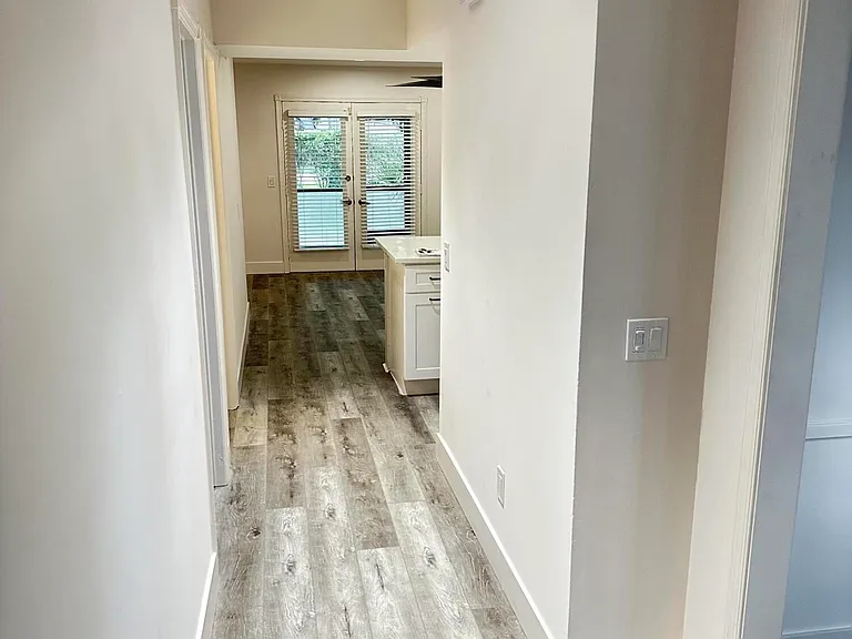 10300 Hidden Springs Ct — Photo 18
