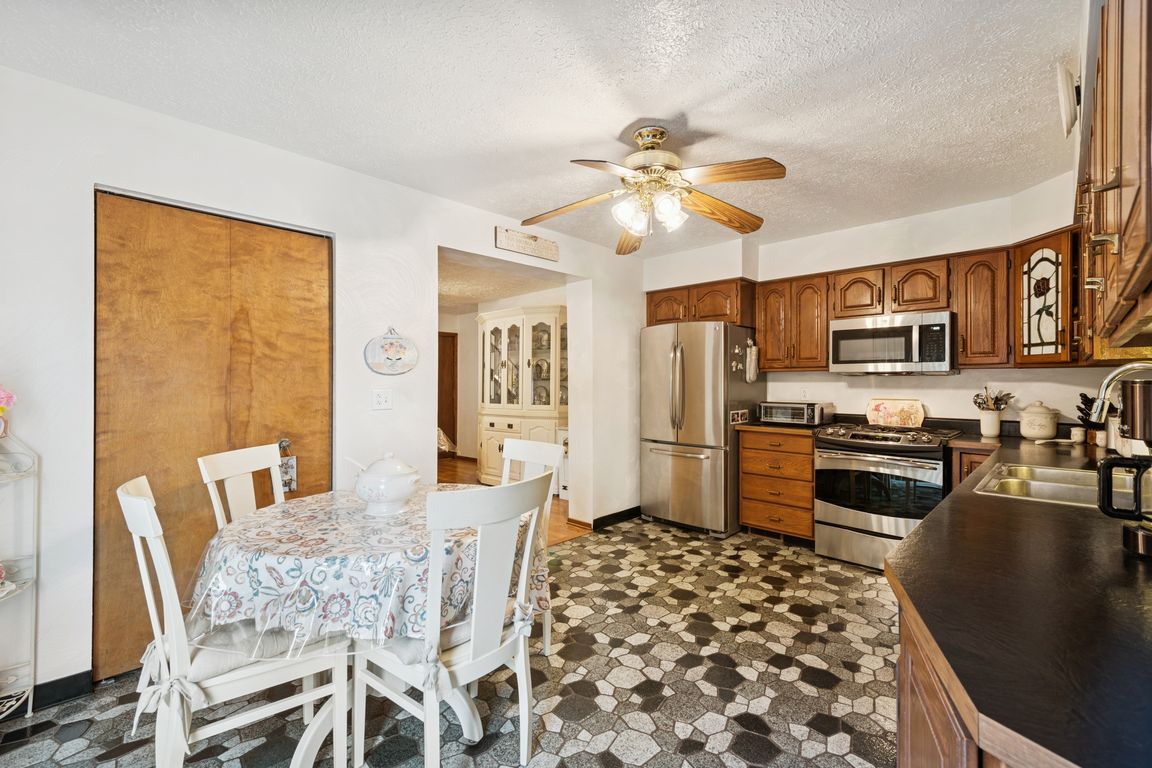 next background image