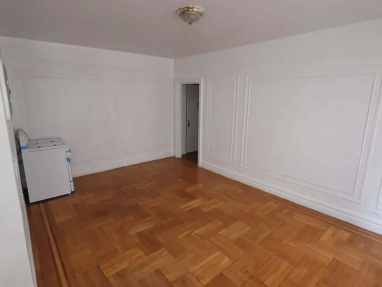 3175 Grand Concourse #F3 — Photo 5