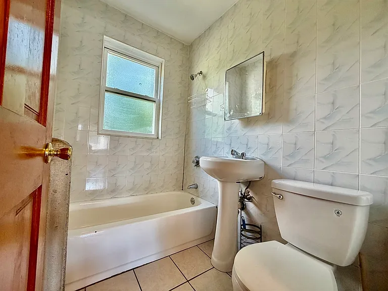 18 Bigelow St #18 — Photo 12