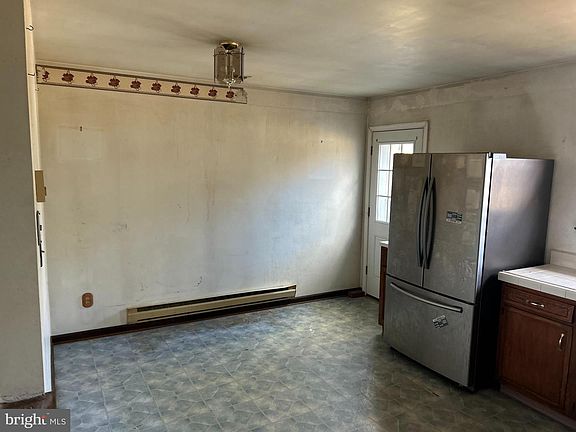 5th image of 405 Whig Ln