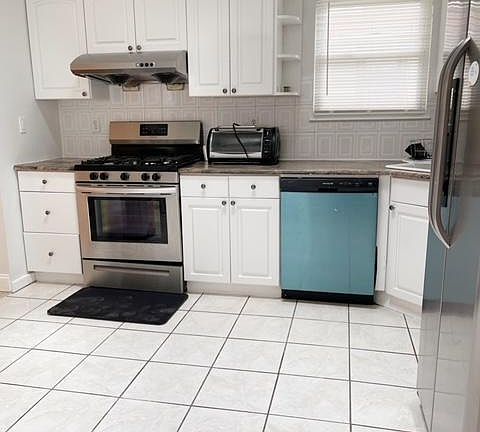 2nd image of 12 Carlyle Pl Floor 2