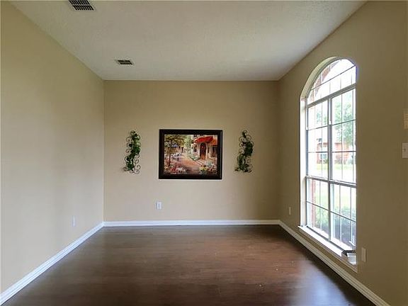 4th image of 2530 Pecan Meadow Dr