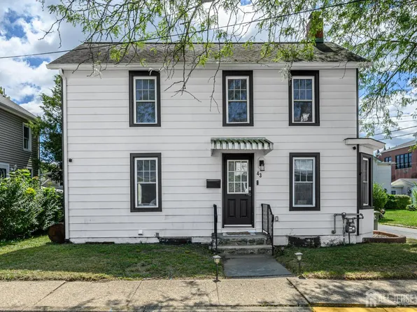 43 E Stewart St, Washington, NJ 07882