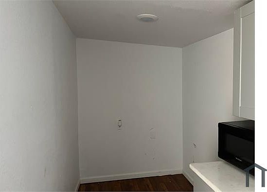 5th image of 8505 Delmar St