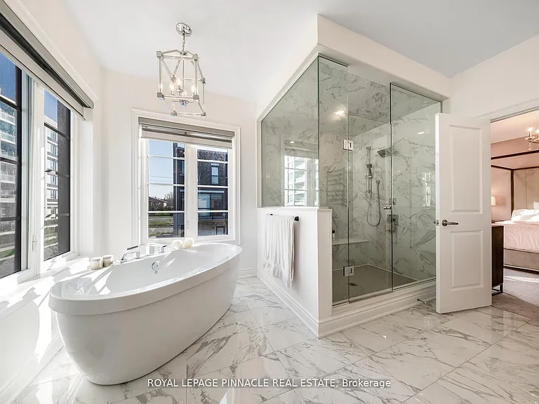 1504 Yellow Rose Cir #UPPER — Photo 27