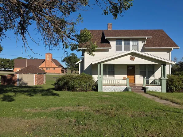 300 N Pennsylvania Ave, Sylvan Grove, KS 67481