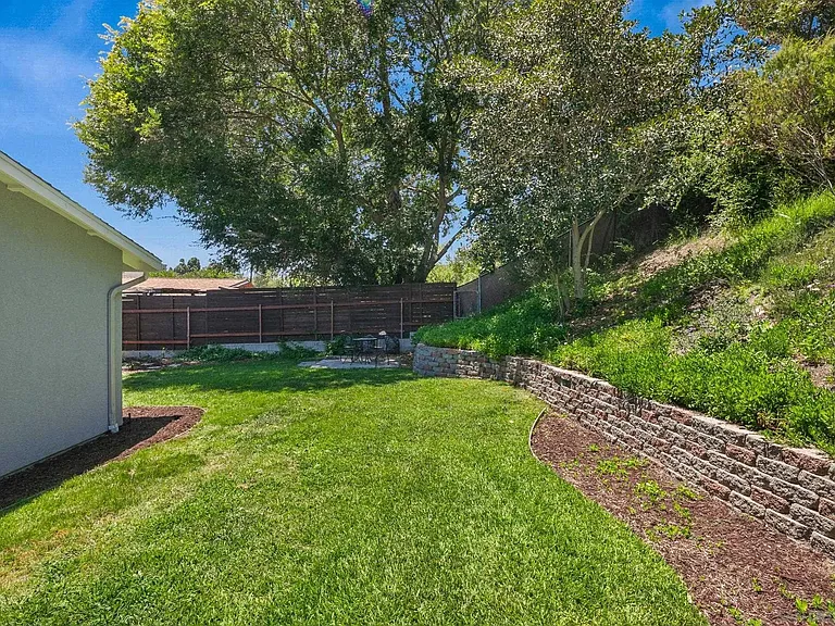 5164 Chateau Dr — Photo 41