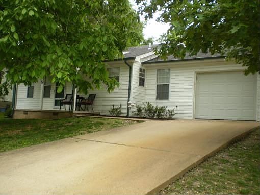 1st image of 109 S Circle Dr