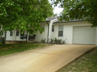 109 S Circle Dr, Ash Flat, AR 72513