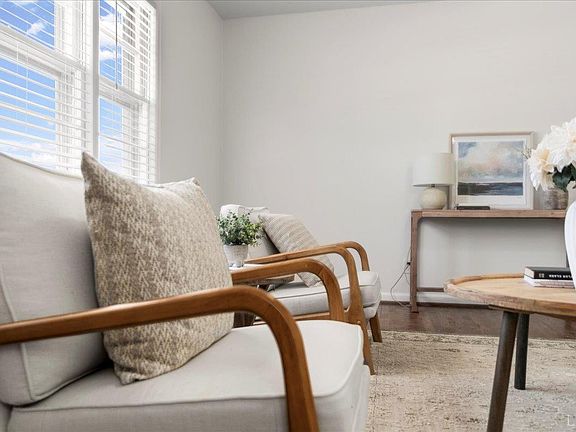 5th image of 1982 Lawyers Rd