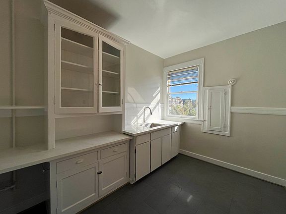5th image of 1700 Golden Gate Ave APT 18