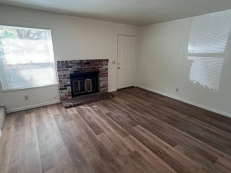 9127 Newhall Dr #39 — Photo 4