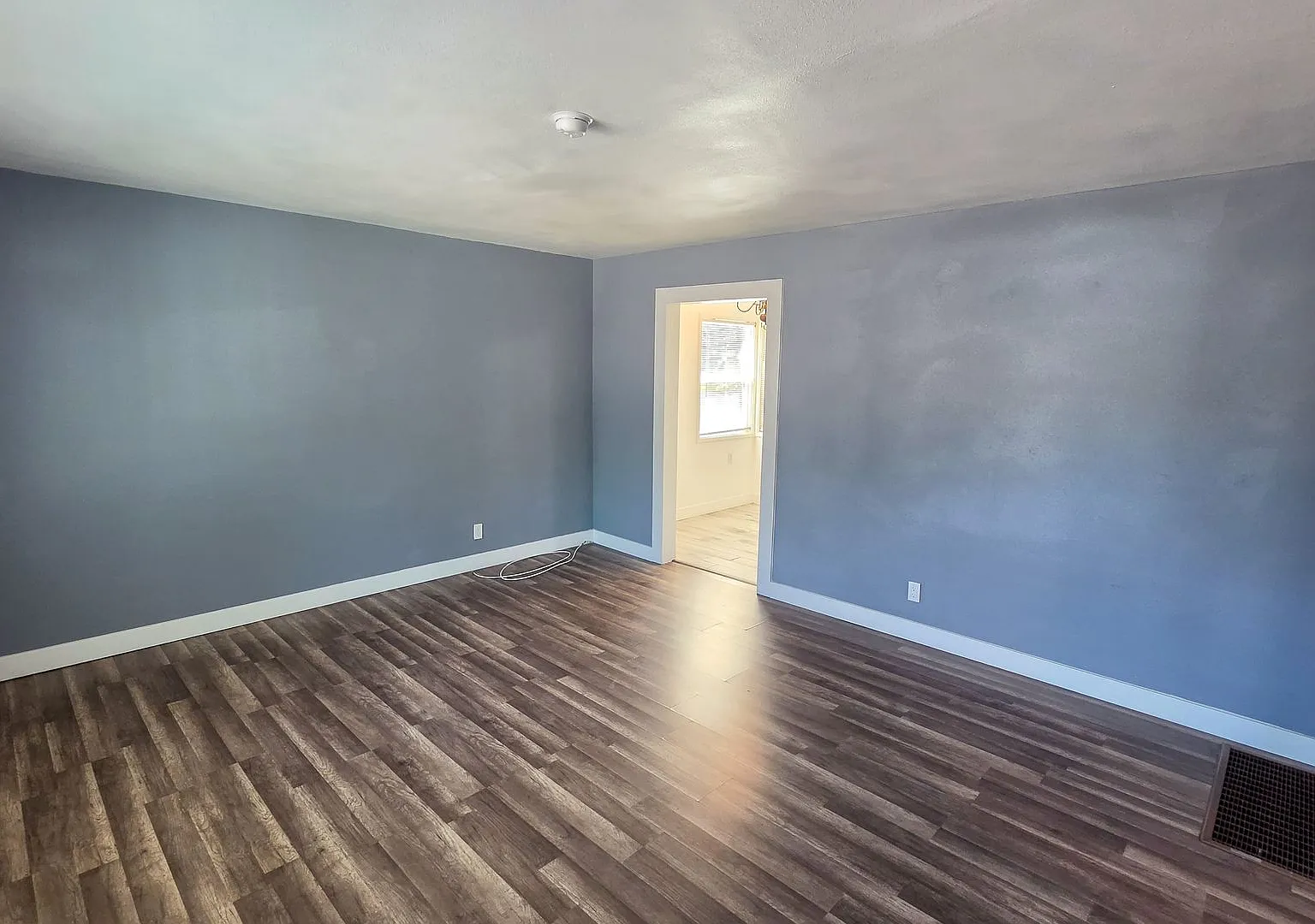 s7734 — Photo 2