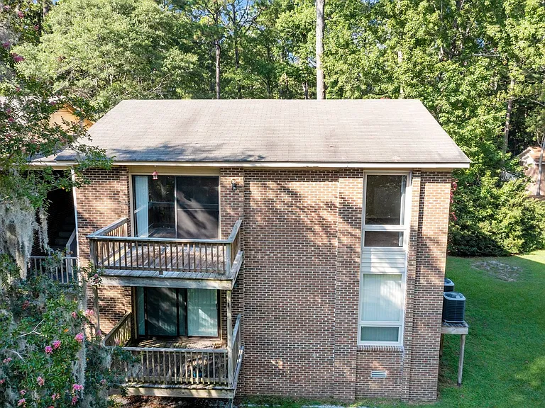 117 Bernhurst Rd — Photo 24