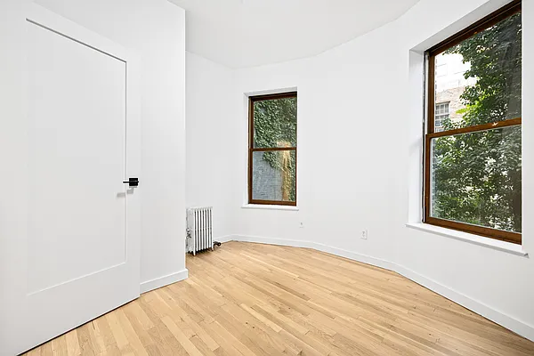 Rented by J PRESTON AND ASSOCIATES INC | media 12