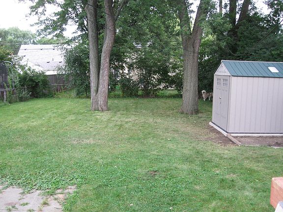 3rd image of 1882 Cummings Ave