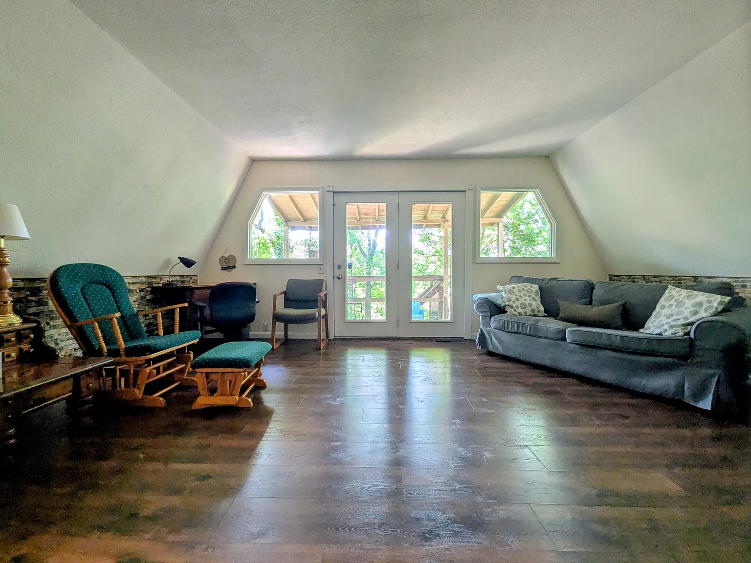 4 bed, 1614 sqft, $2,400 — Photo 4