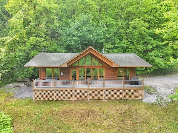 481 Georgianna Ln, Bryson City, NC 28713