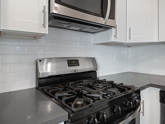 5th image of 11119 Camarillo St APT 109