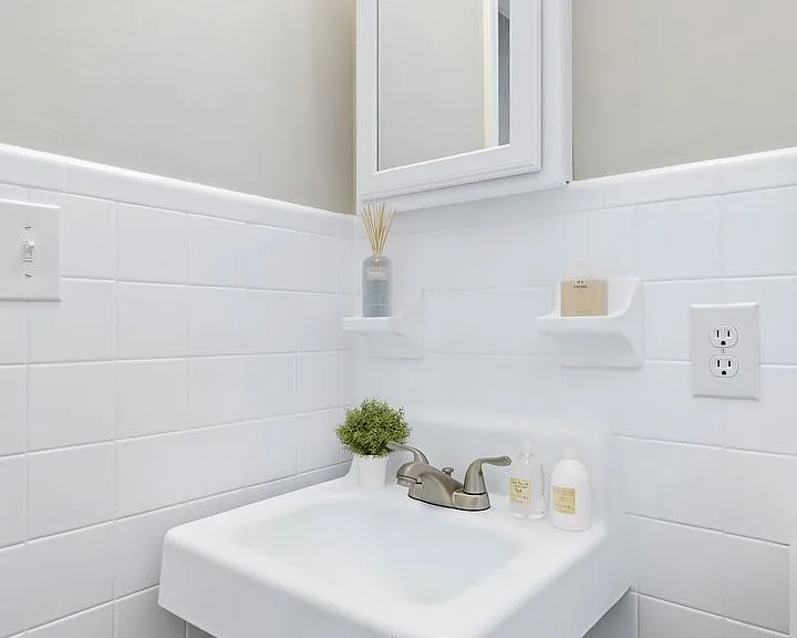 11 Highland Ave — Photo 42