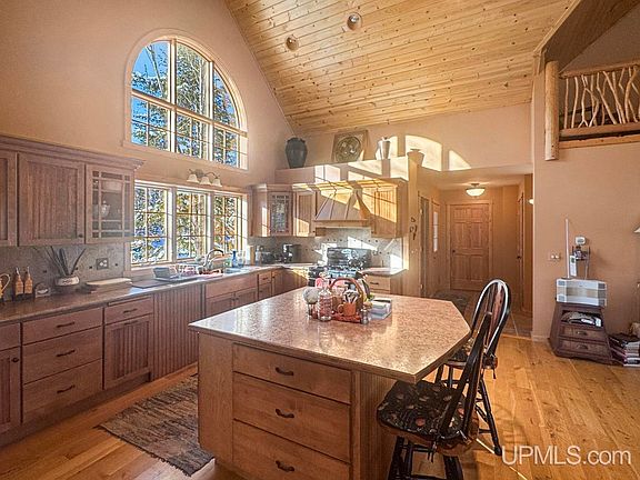 4th image of 153 Maggie Point Rd