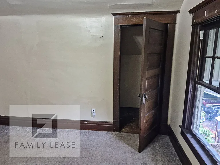 596 Lafayette Ave — Photo 22