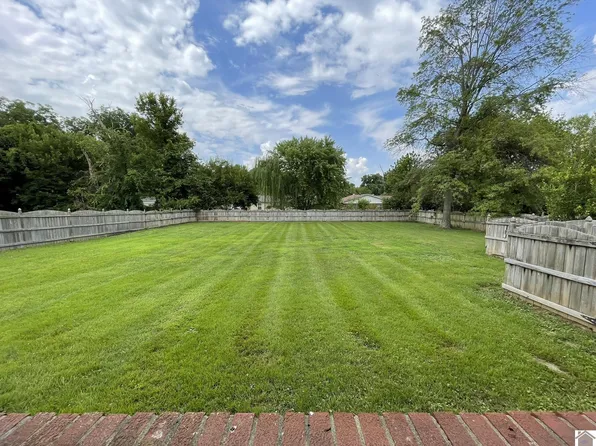 715 Backusburg Rd, Mayfield, KY 42066