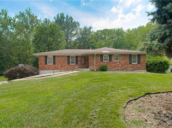 1476 Hemlock Dr, Liberty, MO 64068