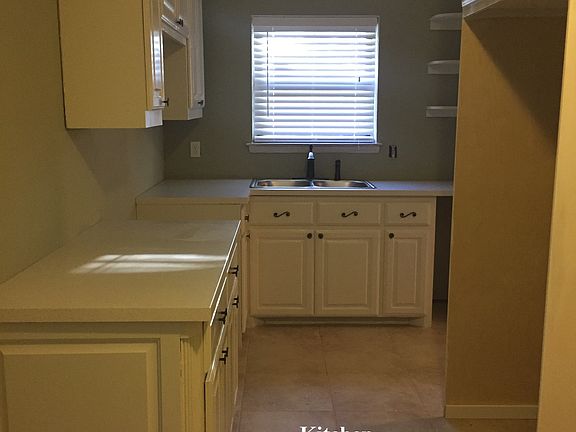 2nd image of 3910 Windsor Dr